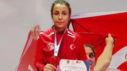 Yılmaz'dan Bronz Madalya