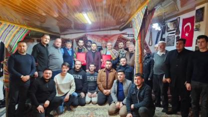 Yörükler önce "Arabaşı" İkramı sonra da bayrak ve keyfiye hediye etti