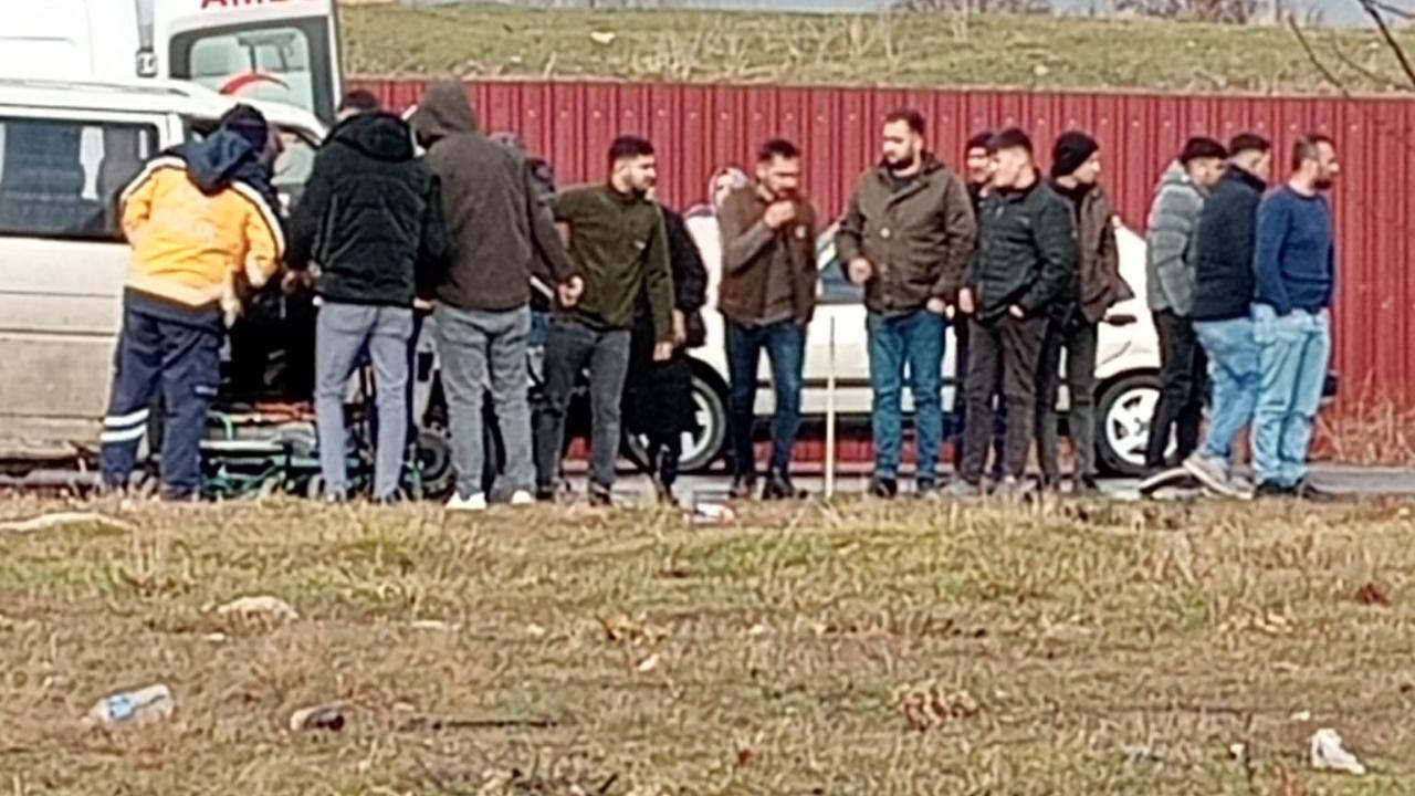 Afyon’da 4 Araç Birbirine Girdi: Yaralılar var