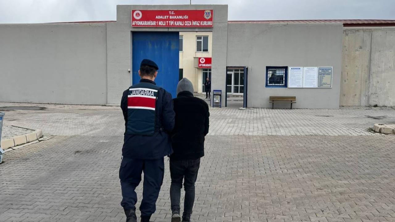 Afyon’da Aranan Uyuşturucu Hükümlüleri Kıskıvrak Yakalandı