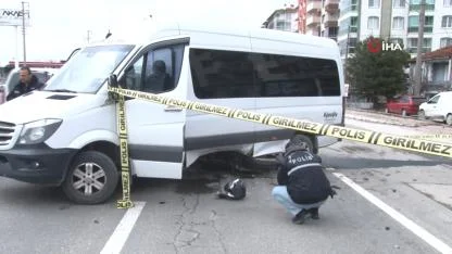 Afyon’da Okul Servisiyle Çarpışan Genç Hayatını Kaybetti! Kaza Anı Saniye Saniye Kaydedildi