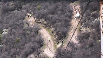 Afyon’da Polis 600 Metre Çamurda Yürüyerek Saplanan Araca Ulaştı