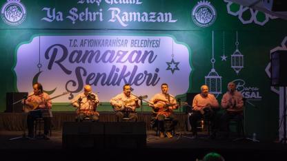 Afyon’da Ramazan Bereketi Zafer Meydanı’nda Paylaşılıyor
