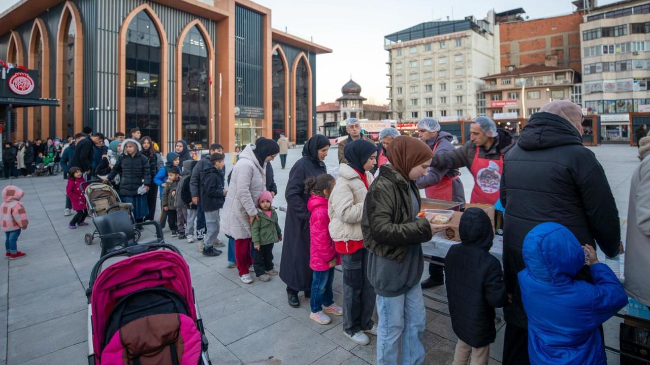Afyon’da Ramazan’ın İlk Haftası Dayanışma Ruhuyla Geçti