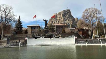 Afyonkarahisar Valiliği’nden Uyarı  Dikkat! Perşembe ve Cuma Fırtına - Yağmur