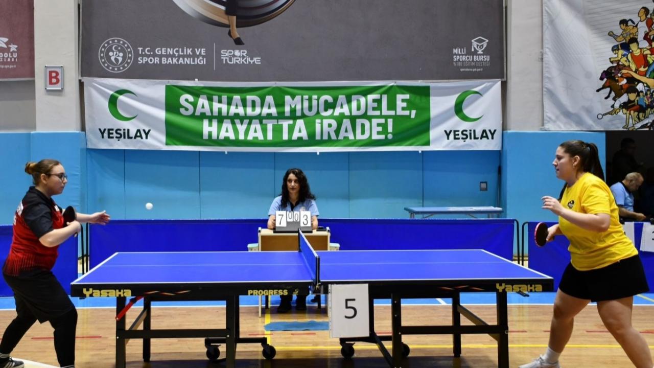 Afyonkarahisar’da Floor Curling Gençler Okul Sporları Müsabakaları Devam Ediyor