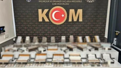 Afyonkarahisar'da Kaçakçılık Operasyonu: Çok Sayıda Makaron Ve Tütün Ele Geçirildi