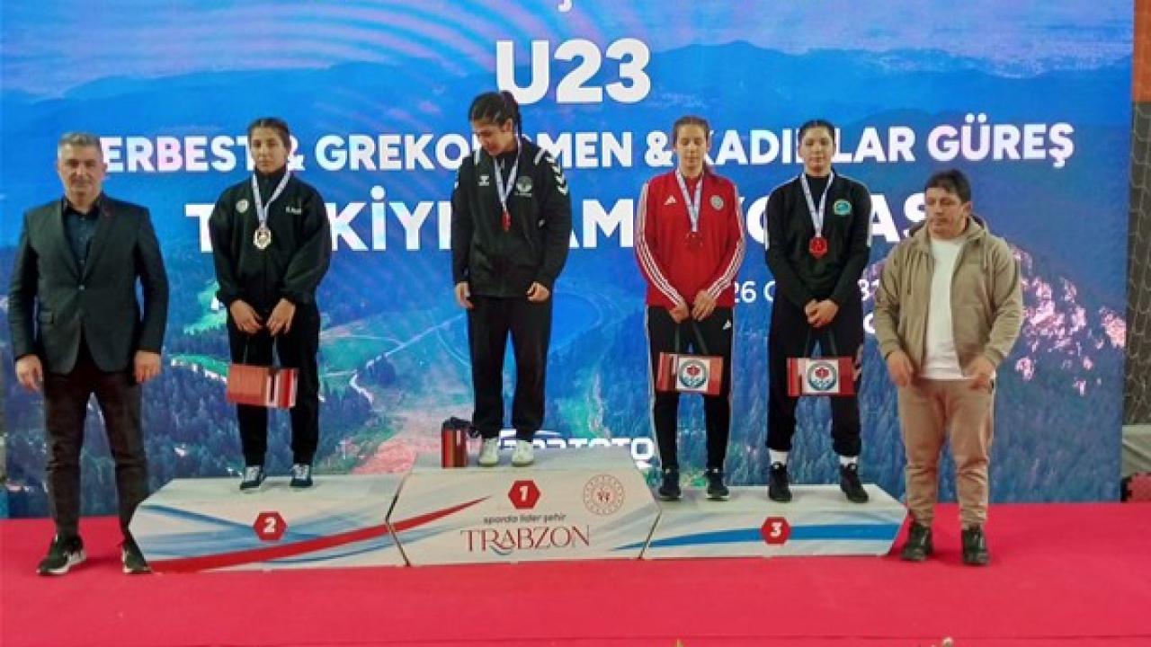Afyonkarahisarlı Güreşçiler U-23 Türkiye Şampiyonası'ndan 3 Madalyayla Döndü