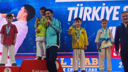 Afyonkarahisarlı Karatecilerden Türkiye Finalinde 12 Madalya