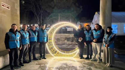 AK Gençlik İlk Teravih Sonrasında Vatandaşlara Şerbet İkram Etti