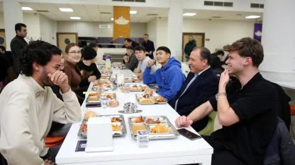 AKÜ Rektörü Karakaş, Öğrencilerle İftar Sofrasında Buluştu