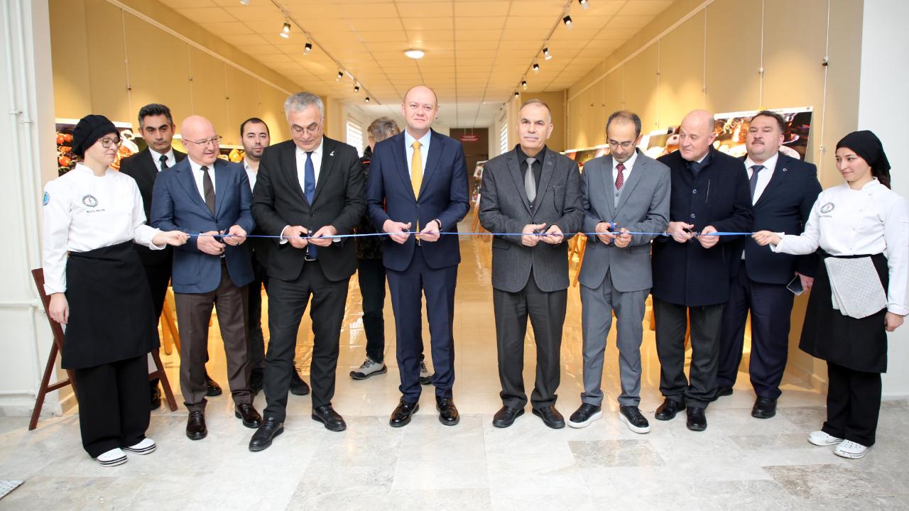 AKÜ Turizm Fakültesinde “Yemek Fotoğrafları Sergisi” Açıldı