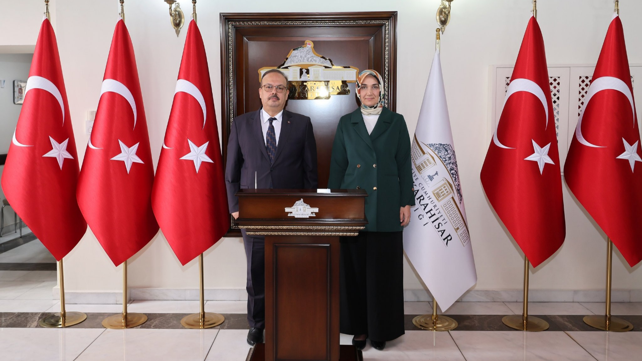 Aydın Valisi Yakup Canbolat, Afyonkarahisar Valisi Doç. Dr. Kübra Güran Yiğitbaşı’nı Ziyaret Etti