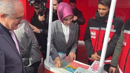 Bakan Göktaş’tan Mobil Sosyal Hizmet Aracına Ziyaret