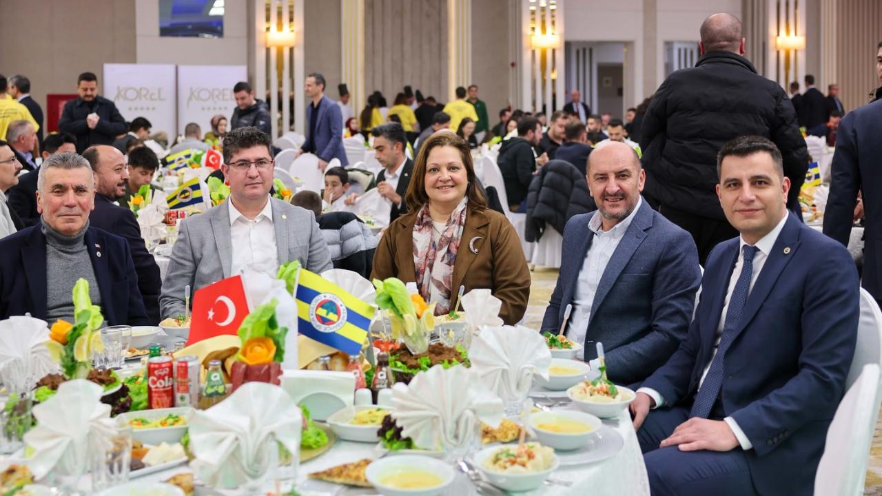 Başkan Köksal, Fenerbahçeliler Derneği ile iftarda buluştu