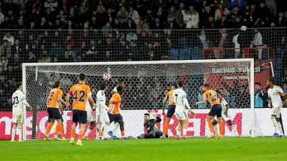 Beşiktaş, Başakşehir'de hata yapmadı