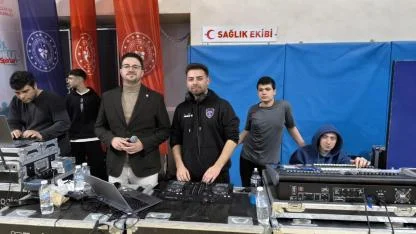DJ Furkan ve Anonsçu Kayhan Sakarya Maçında Coşturdu