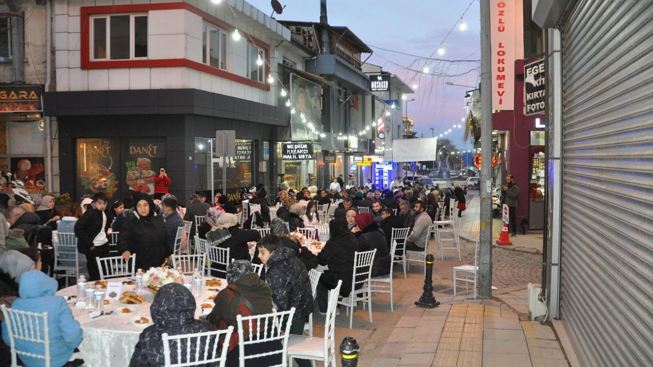 Gastronomi Derneğinden 500 Kişilik İftar Sofrası