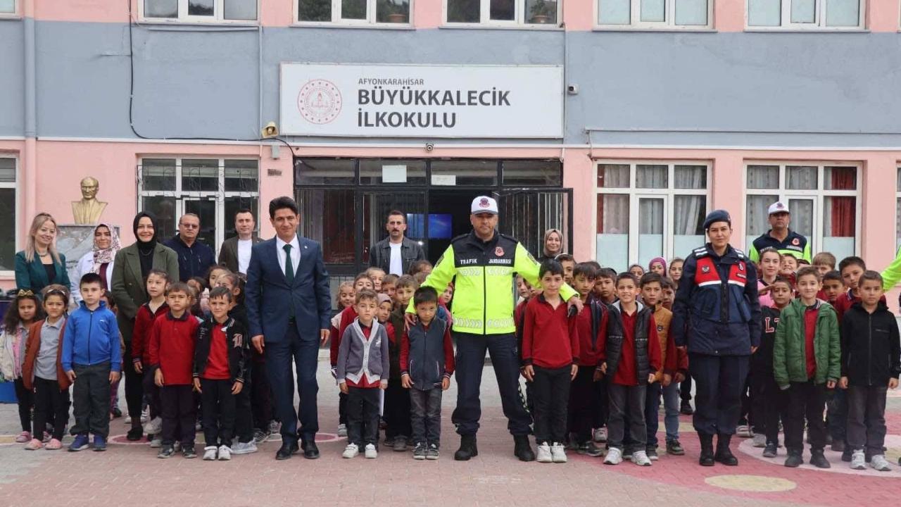 İl Jandarma Komutanlığından Okullarda Trafik Bilgilendirmesi