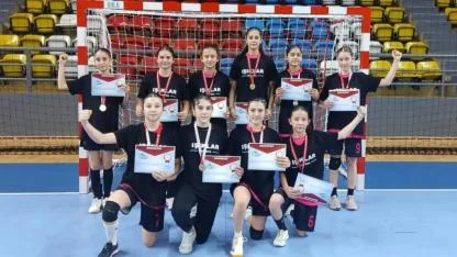 Işıklar Şeker Ortaokulu Yıldız Kızlar Hentbol Takımı Türkiye Finallerinde