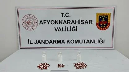 Jandarmadan 3 Köye Eş Zamanlı Baskın! 5 Bin 945 Uyuşturucu Hap Ele Geçirildi