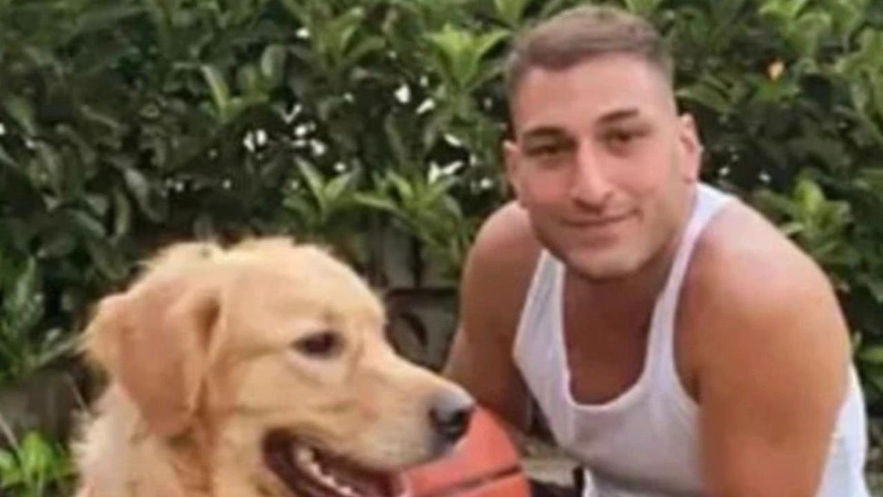 Kız Kardeşinin Yanındaki Genci Bıçaklayarak Öldürdü