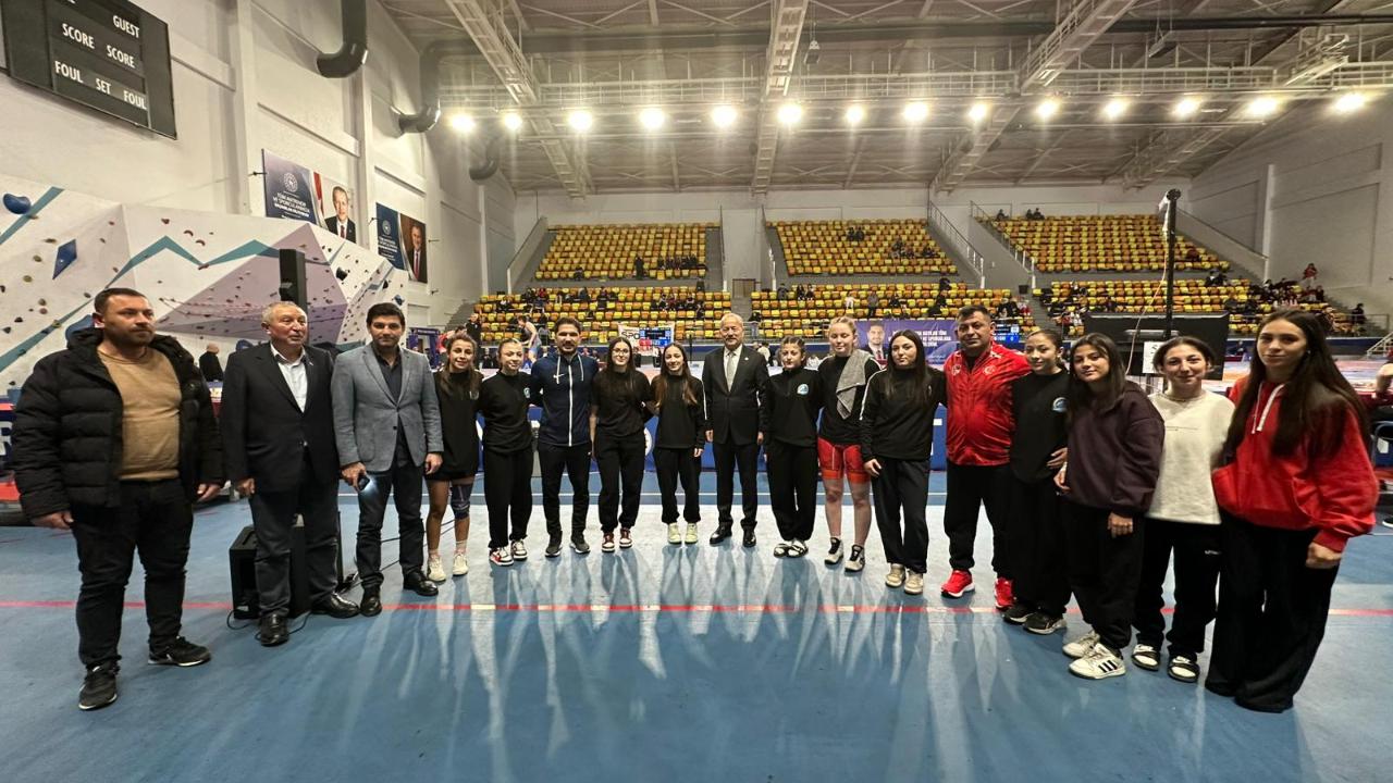 Milletvekili Taytak, Taşoluk Güreş Kulübü Sporcularını Ankara’da Yalnız Bırakmadı