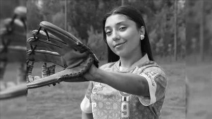 Milli Softbolcu Sevdenur Gülçiçek Hayatını Kaybetti