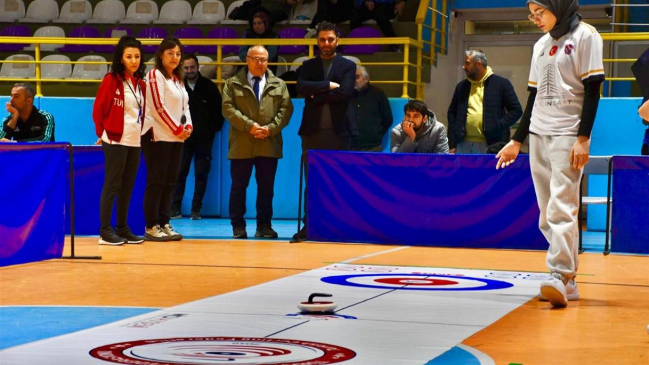 Okul Sporları Floor Curling Gençler Müsabakaları Başladı