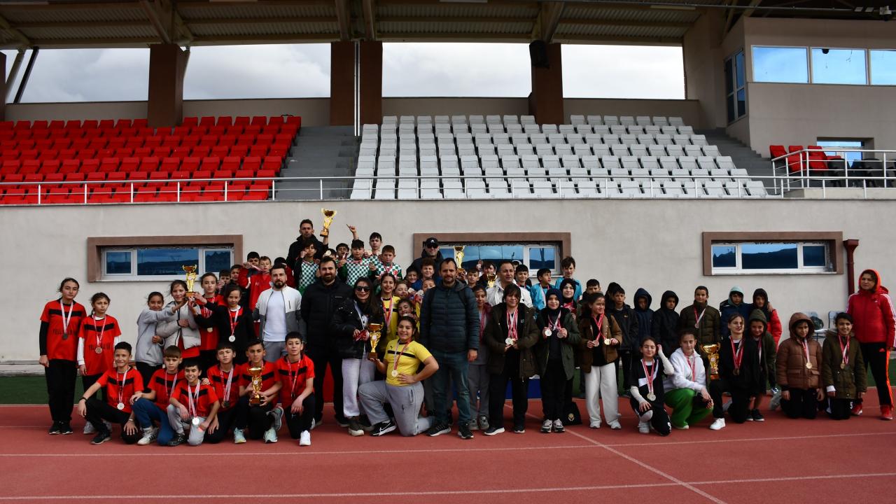 Okul Sporları Küçükler Atletizm İl Birinciliği Afyonkarahisar’da Tamamlandı