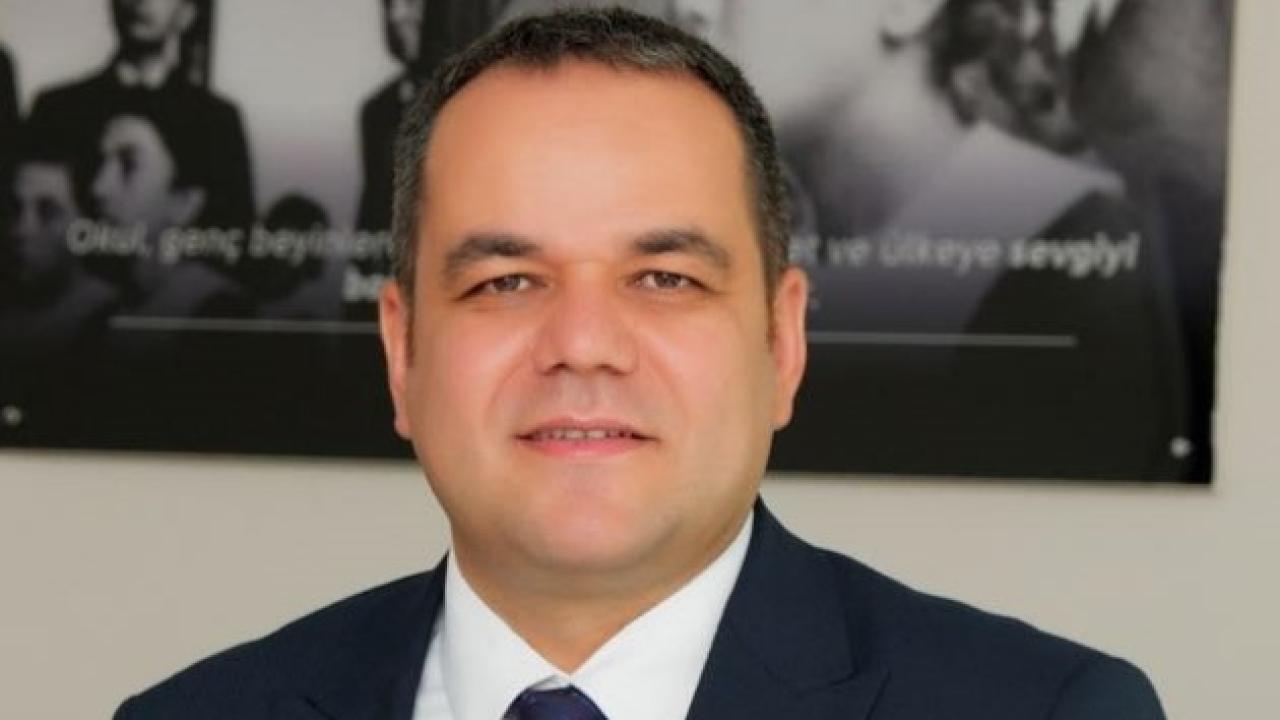 Önder Artuk Kimdir?