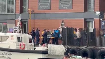 SON DAKİKA- İstanbul Karaköy İskelesi'nde Denizde Kadın Cesedi Bulundu!