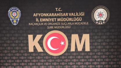 Afyonkarahisar’da Bir Adrese Baskın! Ruhsatsız Silahlar Geçirildi