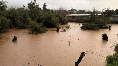 7 İlçede Eğitime Hava Engeli: Şiddetli Yağış ve Fırtına Nedeniyle Okullar Tatil Edildi