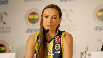 Fenerbahçe, Kaptan Eda Erdem ile 2 Yıllık Sözleşme Yeniledi: “Her Zaman Buradayım, Ömür Boyu!”