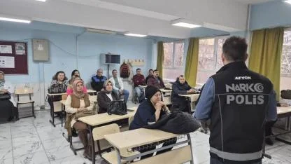 Sandıklı’da Veliler ve Öğrencilere Narkotik Eğitimi