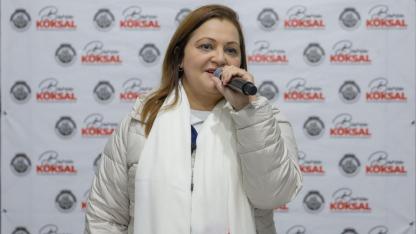 Burcu Köksal Zafer Meydanı’nda Vatandaşlarla İftar Yaptı