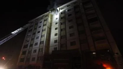 8 Katlı Binada Yangın: 13 Kişi Hastaneye Kaldırıldı