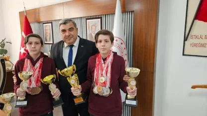 Liseli Satranççılar İl Milli Eğitim Müdürü Sünnetciyle Buluştu