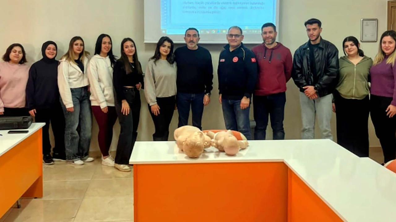 Sağlık Turizmi Öğrencilerine İlk Yardım Eğitimi