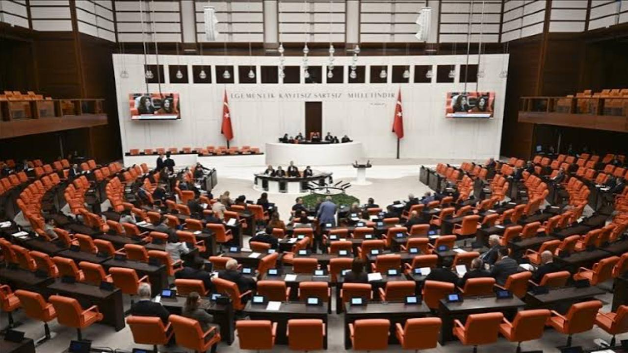 TBMM'den Geçti- Trafikte Yeni Dönem Başlıyor: Cezalar Katlandı, Ehliyetlere El Konulacak!