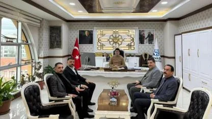 Ülkü Ocakları Ve MHP Heyetinden Başkan Aynacıya Ziyaret