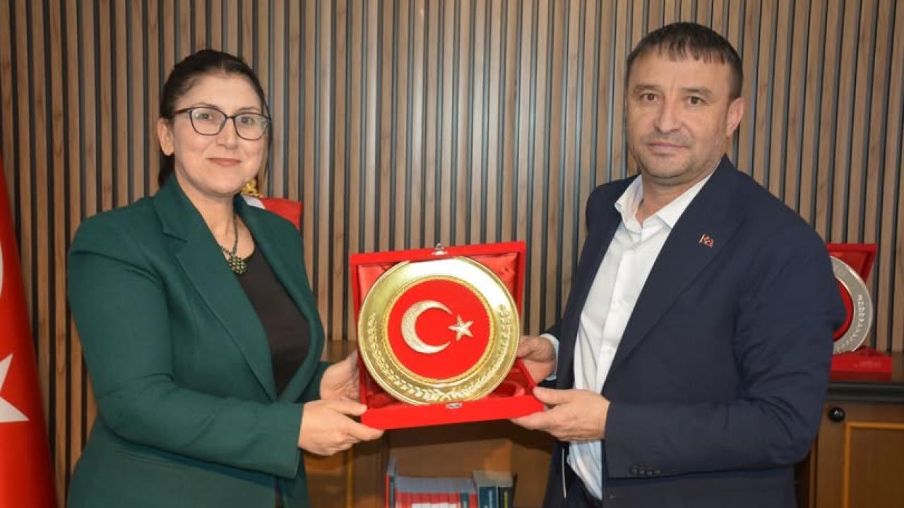 Ulusal Otizm Konfederasyonu'ndan MHP'ye Teşekkür Ziyareti