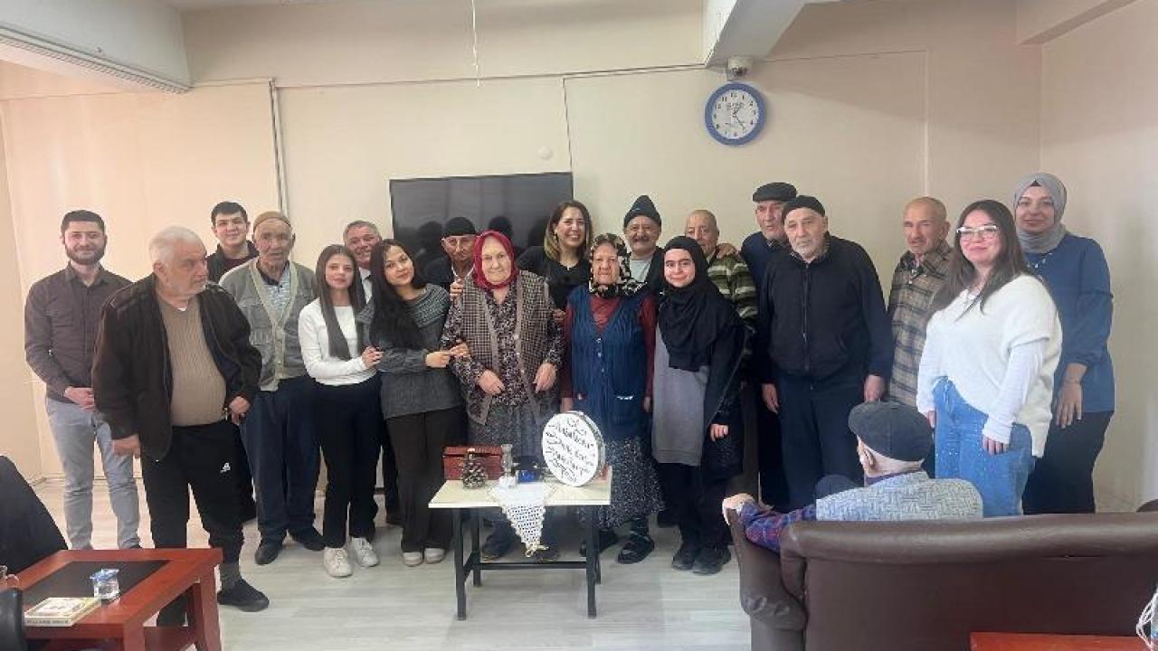 AEV Bursiyerlerinden Yaşlılar Haftası’nda Anlamlı Ziyaret