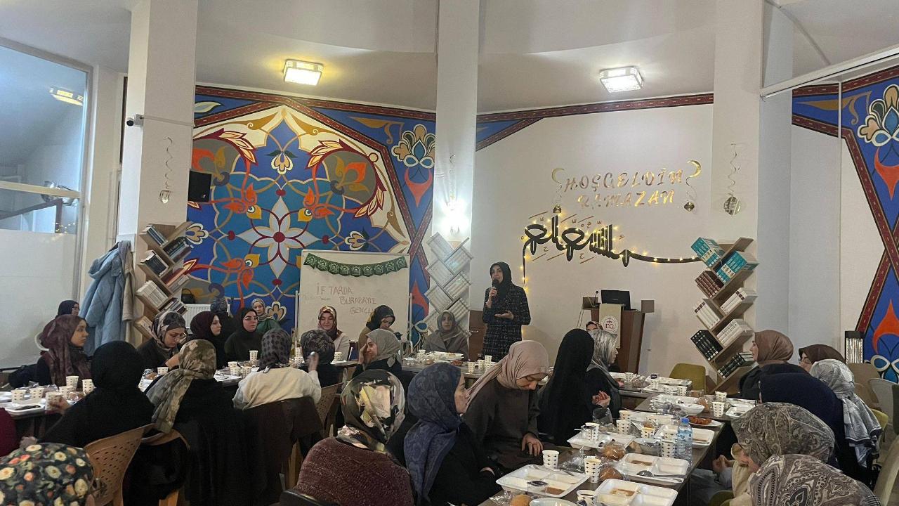 AFSÜ Öğrencileri Diyanet Gençlik Merkezi’nde İftarda Buluştu