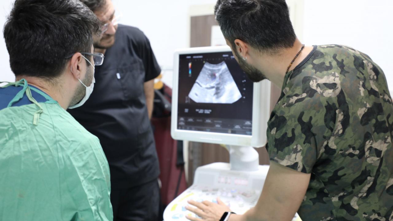 AFSÜ’de Ameliyatsız Tedavi Dönemi: İğne Deliğinden Müdahale İle Hızlı İyileşme