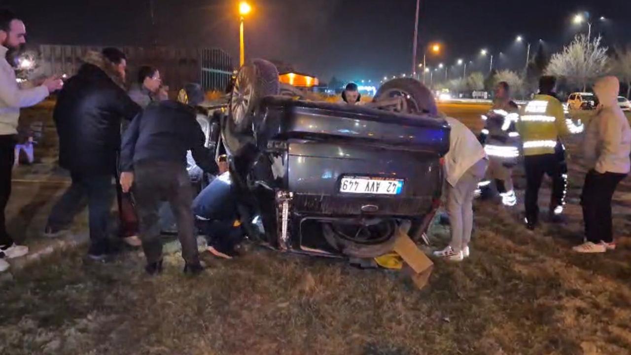 Afyon-Kütahya Çevre Yolunda Kaza! Otomobil Devrildi, Sürücü Araçta Sıkıştı