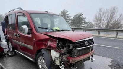 Afyon-Uşak Karayolunda Korkutan Kaza, Faciaya Ramak Kaldı: 6 Yaralı