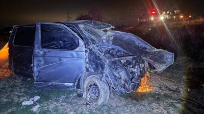 Afyon’da Ağaca Çarpan Kamyonette 4 Kişi Yaralandı!