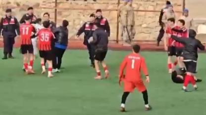 Afyon’da Amatör Maç Sonrası Kavga: Futbol Sahası Savaş Alanına Döndü